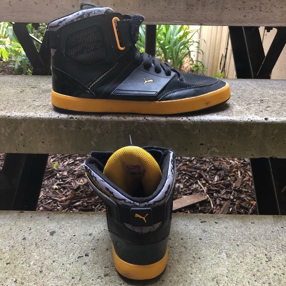 Men’s Black & Yellow Pumas